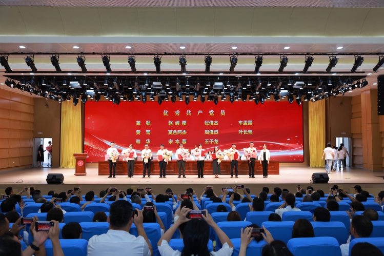 6T0A7591优秀共产党员 6T0A7591优秀共产党员